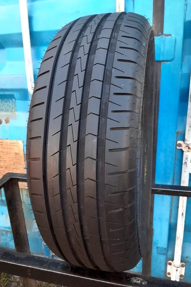 Б/у шина 215/70 R16 Vredestein Sportrac 5