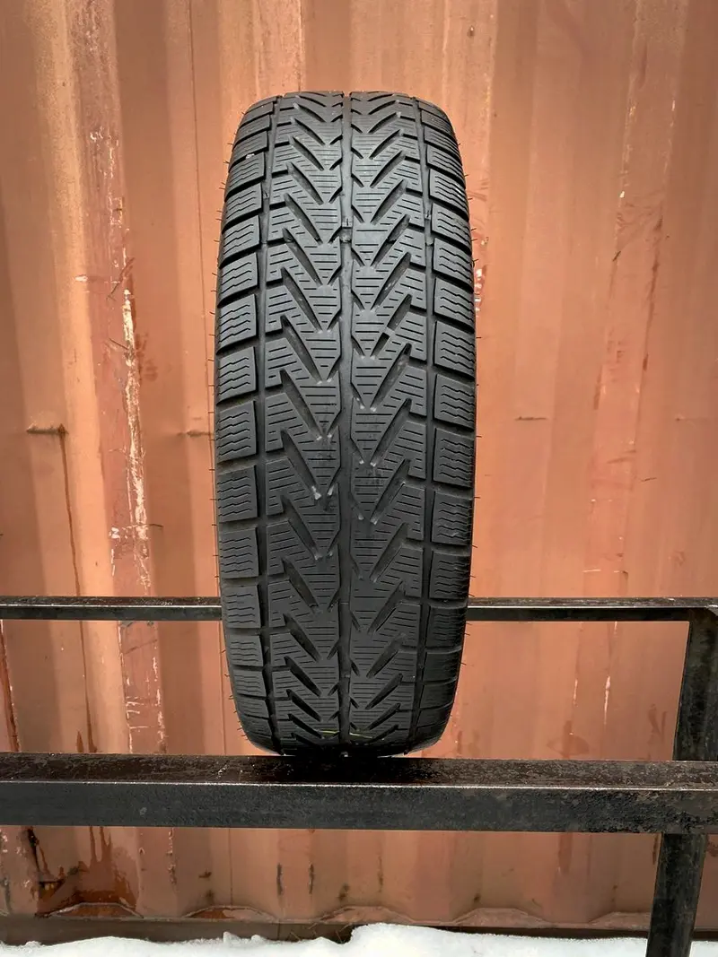 Б/у шина 215/70 R16 Vredestein Wintrac 4 Xtreme
