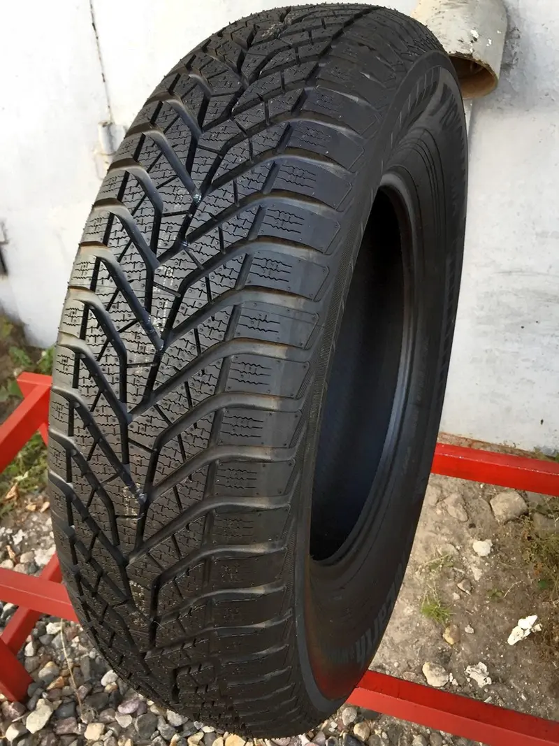 Новая шина 215/70 R16 Yokohama W.drive V905
