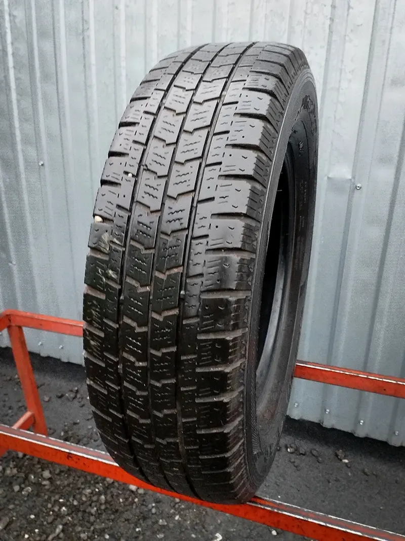 Б/у шина 215/75 R16C Goodyear Cargo Ultra Grip 2, фото 1
