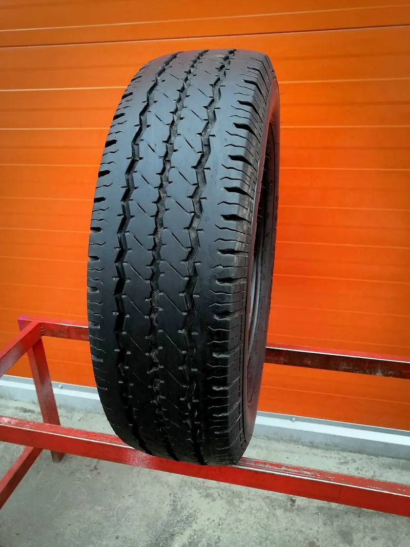 Б/у шина 215/75 R16C Hankook Radial RA08