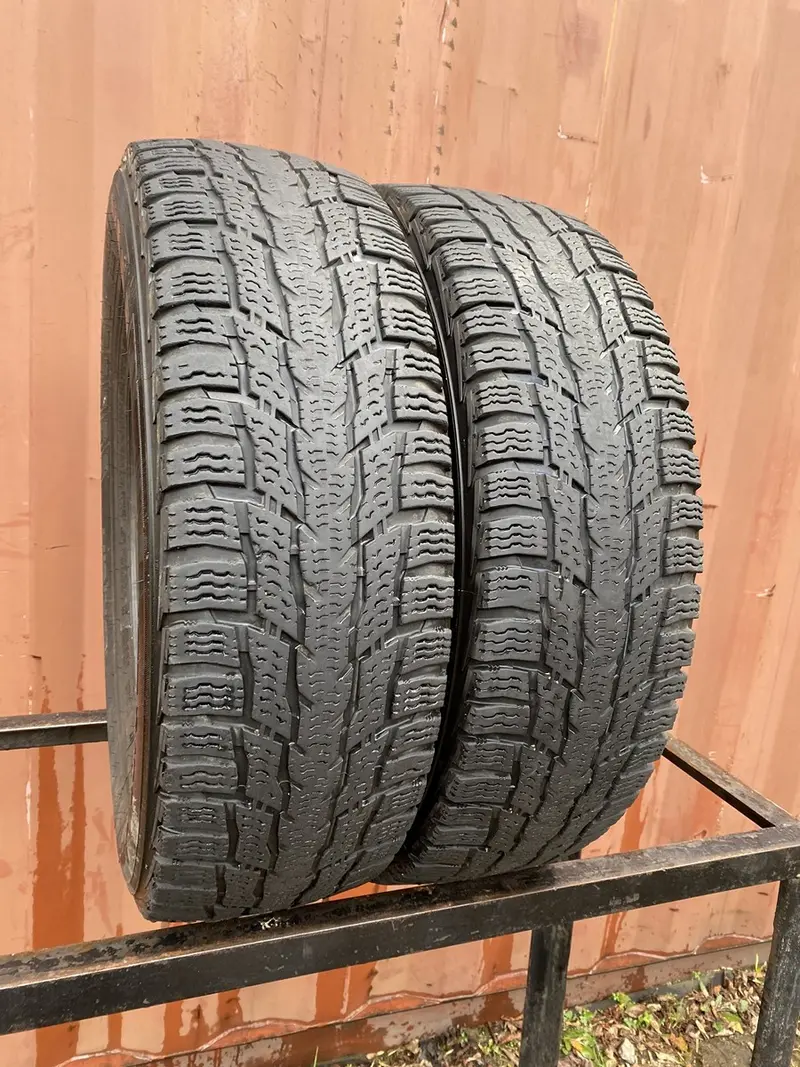 Пара б/у шин 215/75 R16C Nokian WR C3