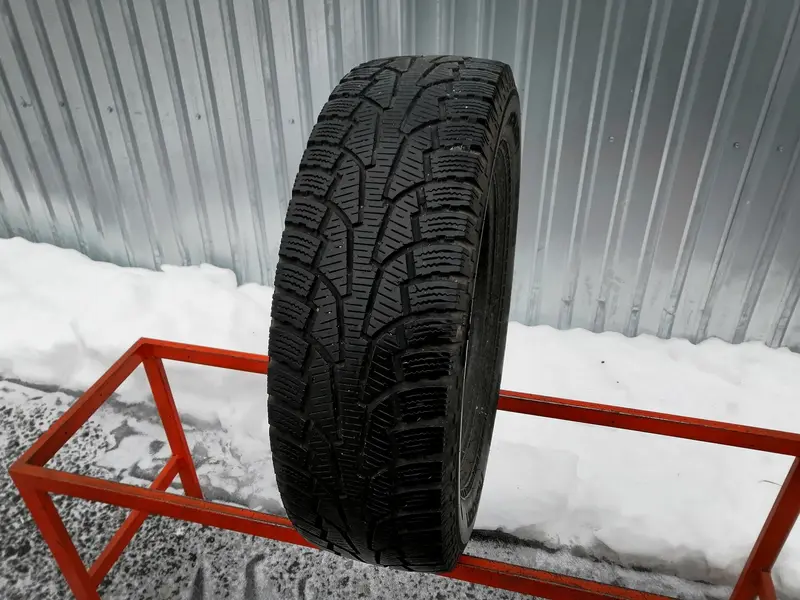 Б/у шина 215/75 R16C Nokian WR C Cargo