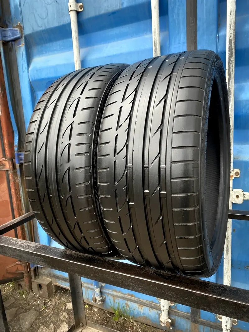 Пара б/у шин 225/35 R19 Bridgestone Potenza S001