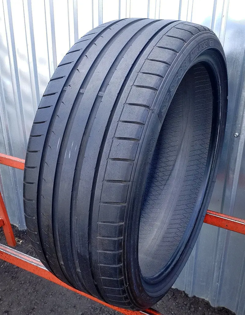 Б/у шина 225/35 R19 Dunlop SP Sport Maxx GT