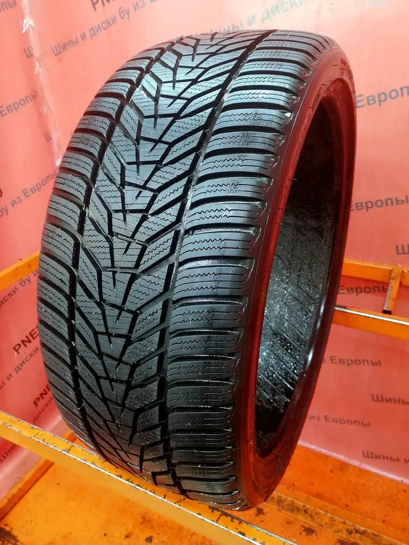 Б/у шина 225/35 R19 Hankook Winter I cept Evo3 W330