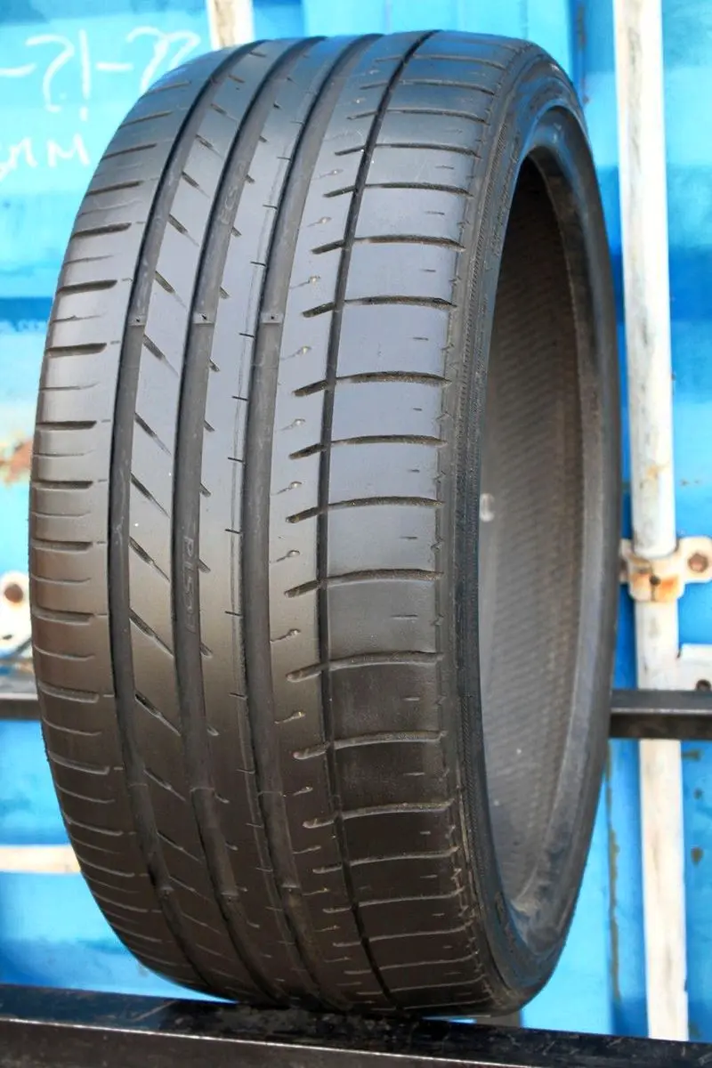 Б/у шина 225/35 R19 Kumho Ecsta Le Sport KU39