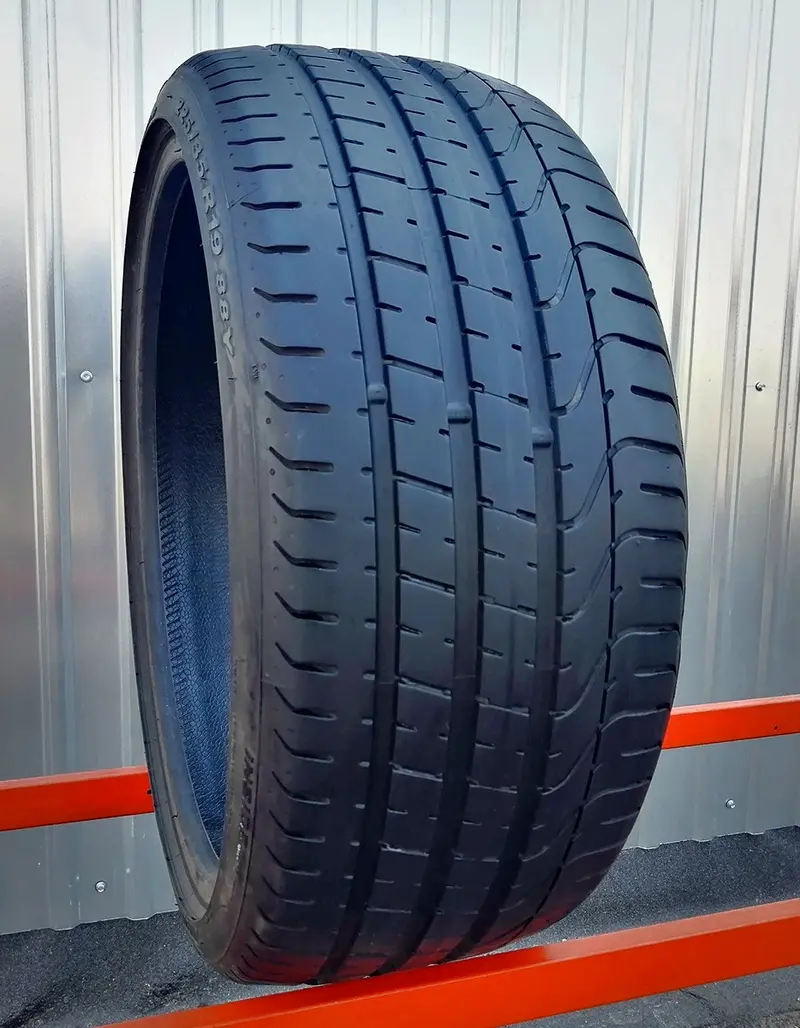 Б/у шина 225/35 R19 Pirelli P Zero