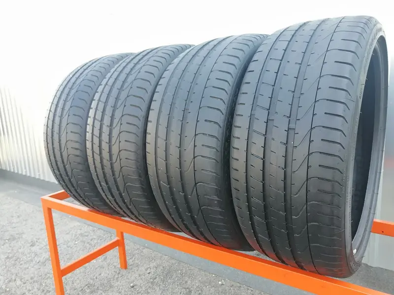 Комплект б/у шин 225/35 R19 Pirelli P Zero