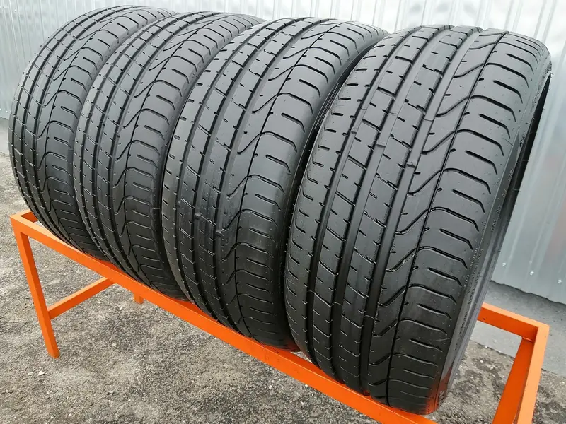 Комплект б/у шин 225/35 R19 Pirelli P Zero, фото 1