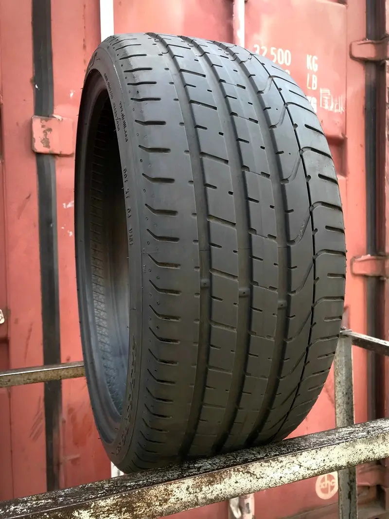 Б/у шина 225/35 R19 Pirelli P Zero, фото 1