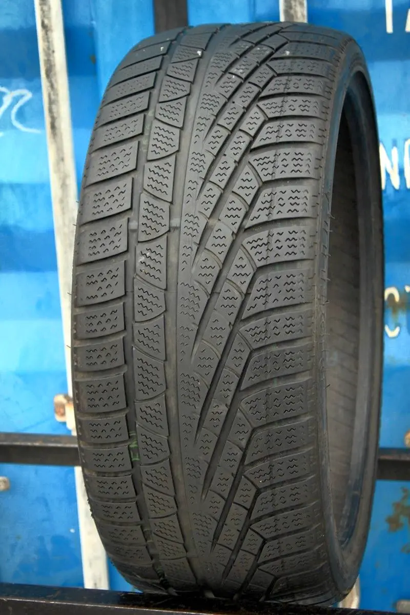 Б/у шина 225/35 R19 Pirelli Winter 240 Sottozero