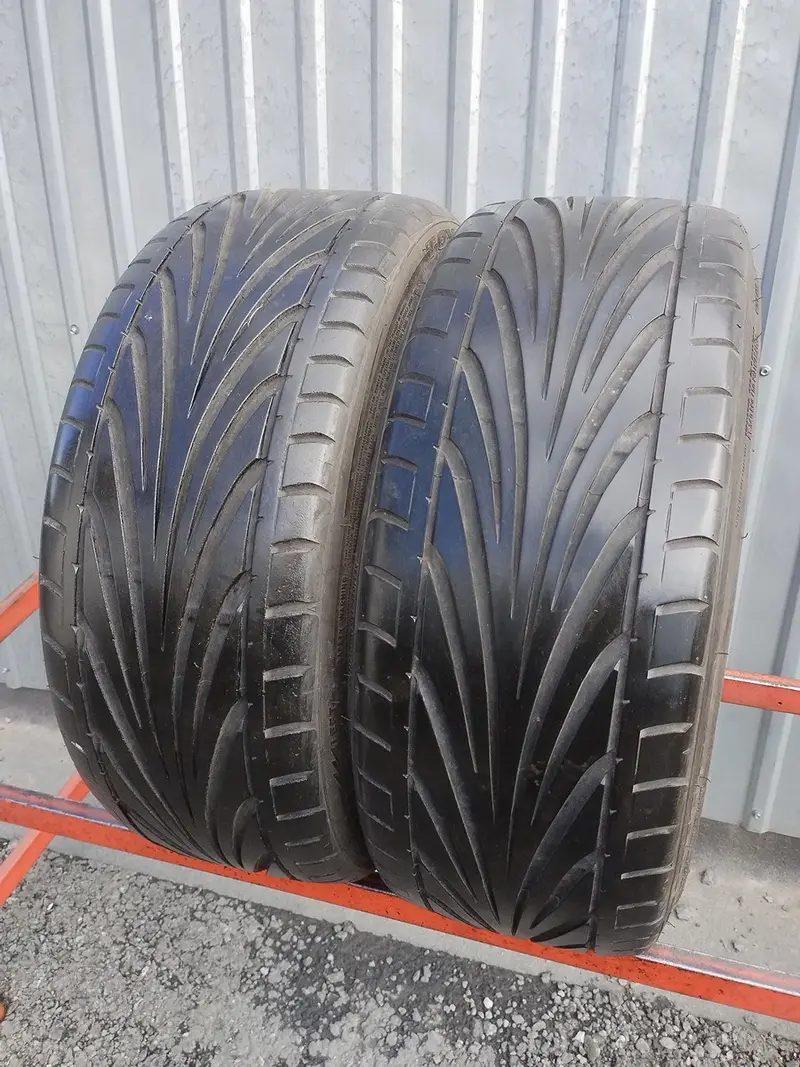 Пара б/у шин 225/35 R19 Toyo Proxes T1-R
