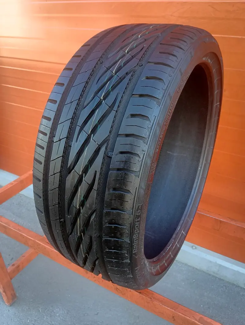 Б/у шина 225/35 R19 Uniroyal Rain Sport 5