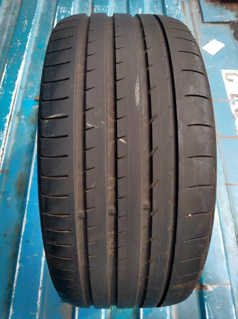 Б/у шина 225/35 R20 Yokohama Advan Sport V105, фото 1