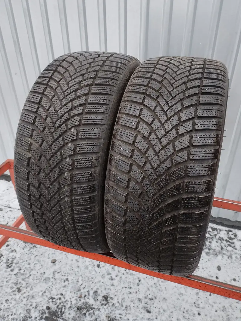 Пара б/у шин 225/40 R18 Bridgestone Blizzak LM-005