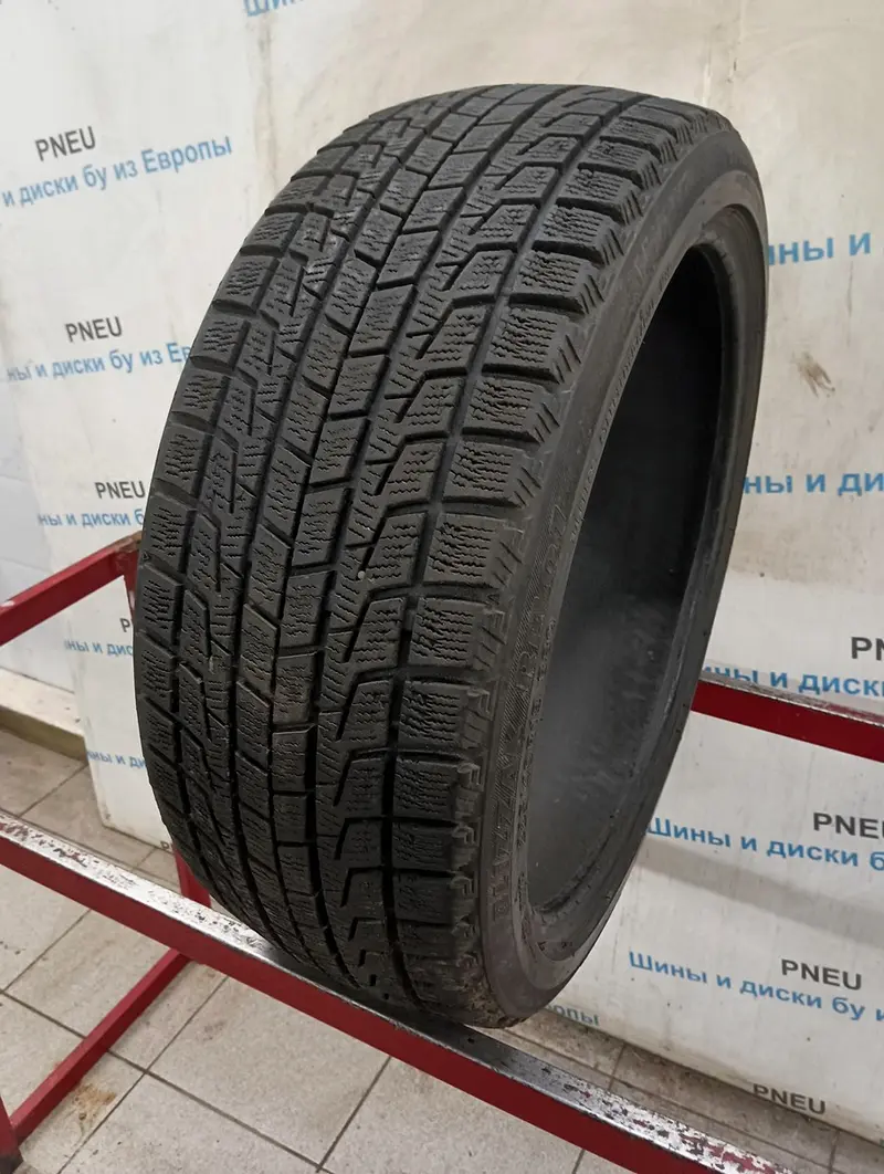 Б/у шина 225/40 R18 Bridgestone Blizzak Revo 1