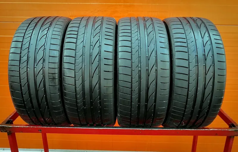 Комплект б/у шин 225/40 R18 Bridgestone Potenza RE 050A, фото 1