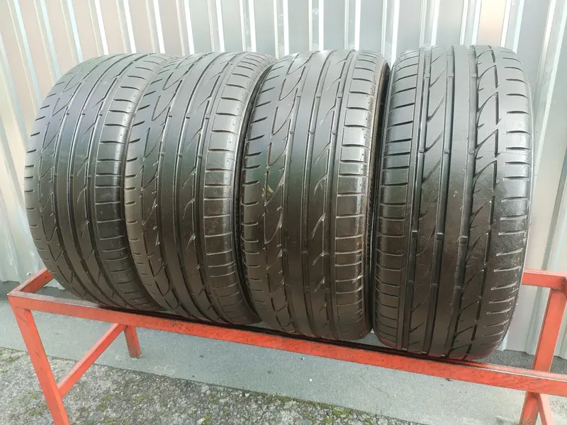 Комплект б/у шин 225/40 R18 Bridgestone Potenza S001