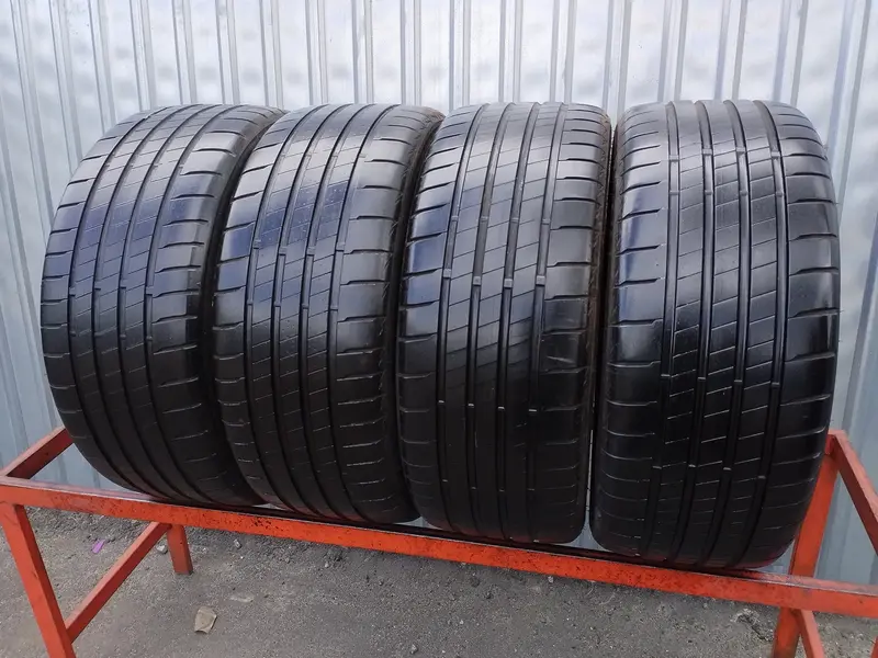 Комплект б/у шин 225/40 R18 Bridgestone Potenza S005