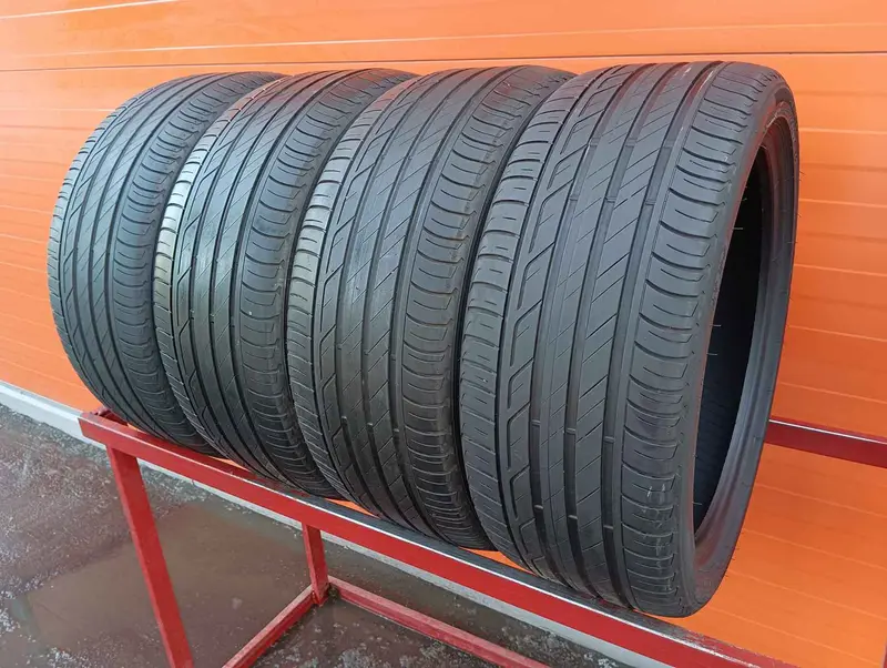 Комплект б/у шин 225/40 R18 Bridgestone Turanza T001