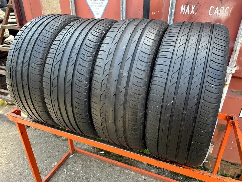 Комплект б/у шин 225/40 R18 Bridgestone Turanza T001