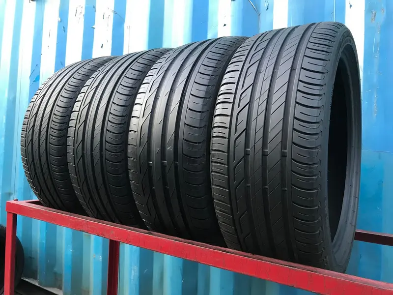 Комплект б/у шин 225/40 R18 Bridgestone Turanza T001