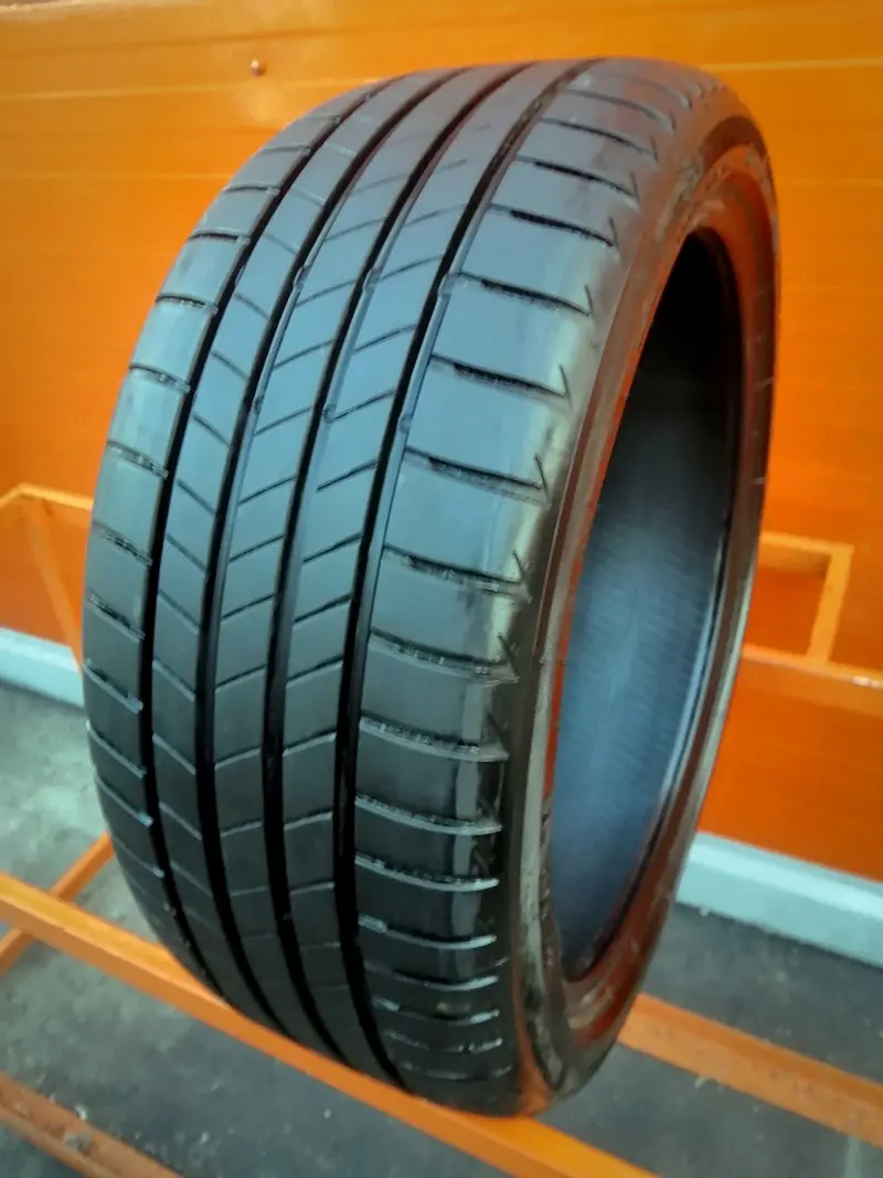 Б/у шина 225/40 R18 Bridgestone Turanza T005