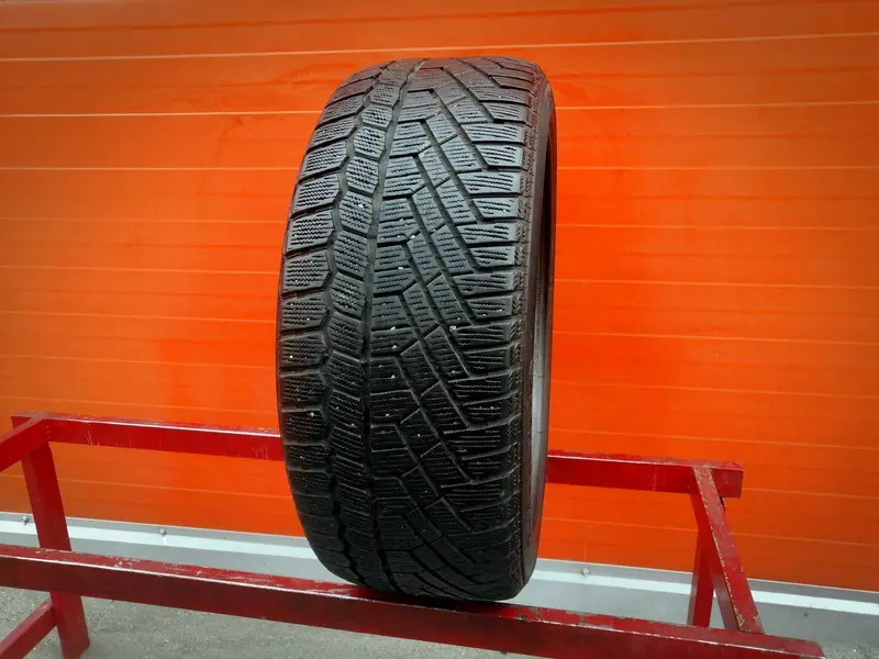 Б/у шина 225/40 R18 Continental ContiVikingContact 5