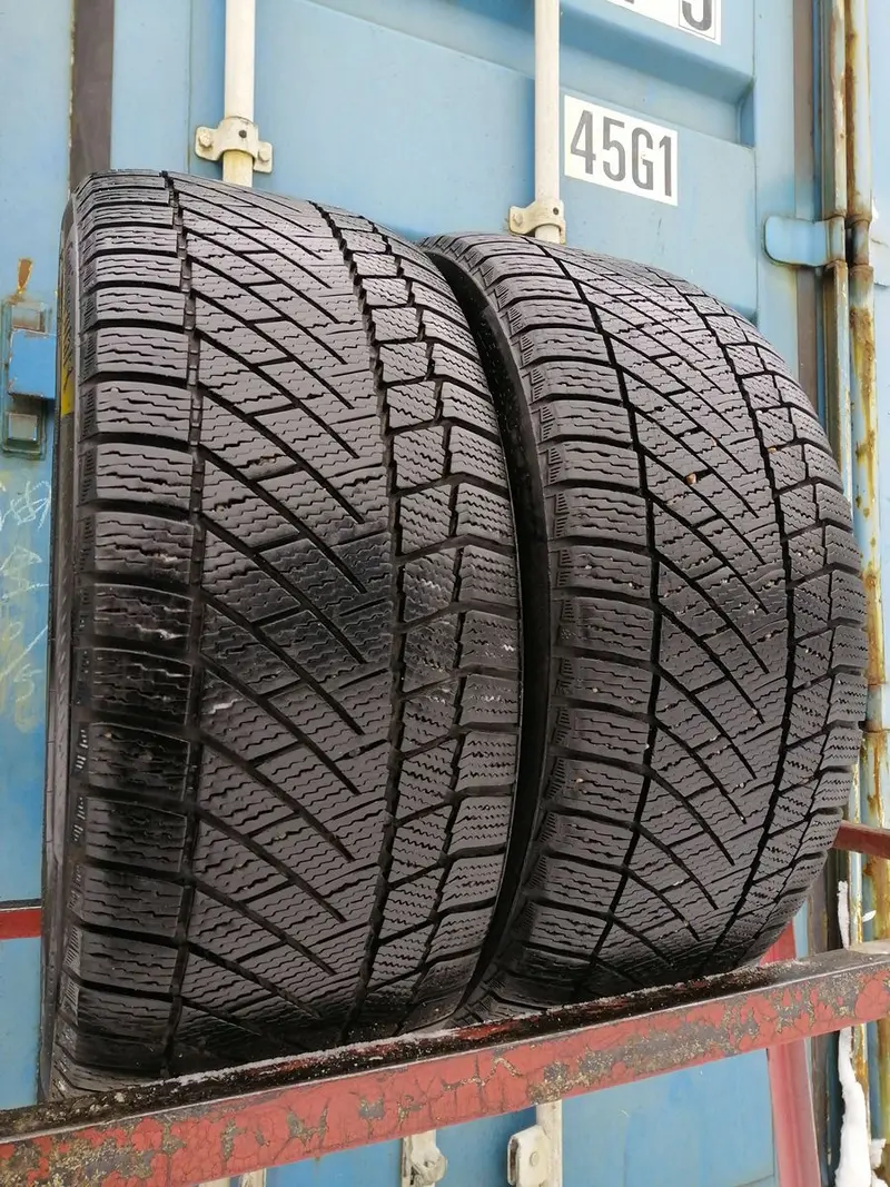 Пара б/у шин 225/40 R18 Continental ContiVikingContact 6, фото 1