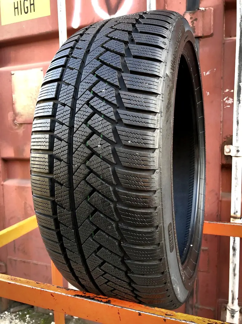 Б/у шина 225/40 R18 Continental ContiWinterContact TS 850 P