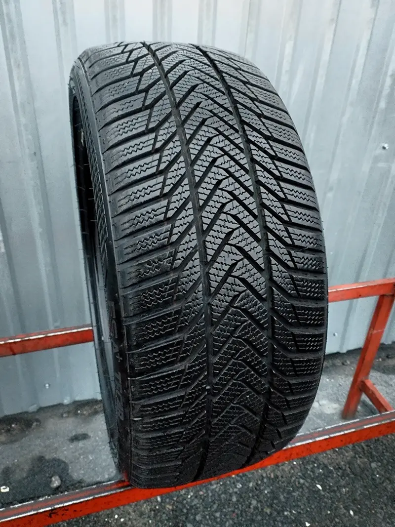 Б/у шина 225/40 R18 ESA-Tecar Super Grip PRO