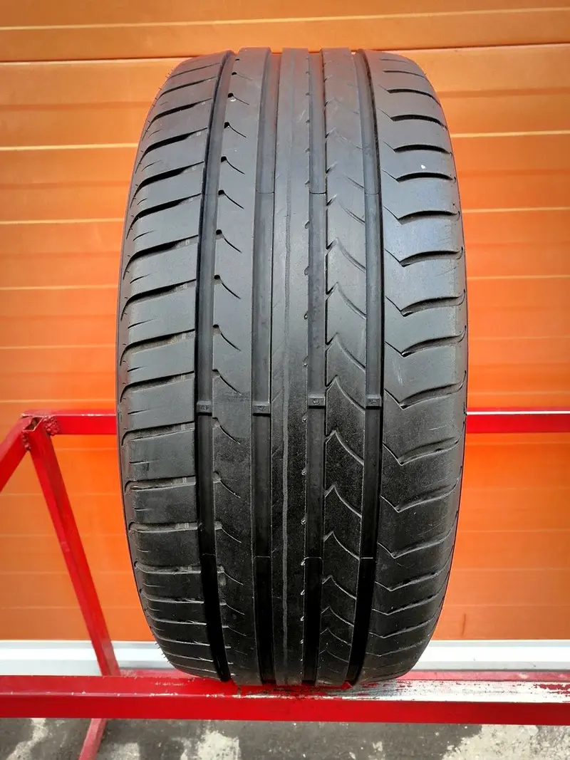 Б/у шина 225/40 R18 Goodyear EfficientGrip