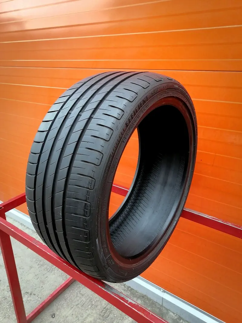 Б/у шина 225/40 R18 Goodyear EfficientGrip Performance