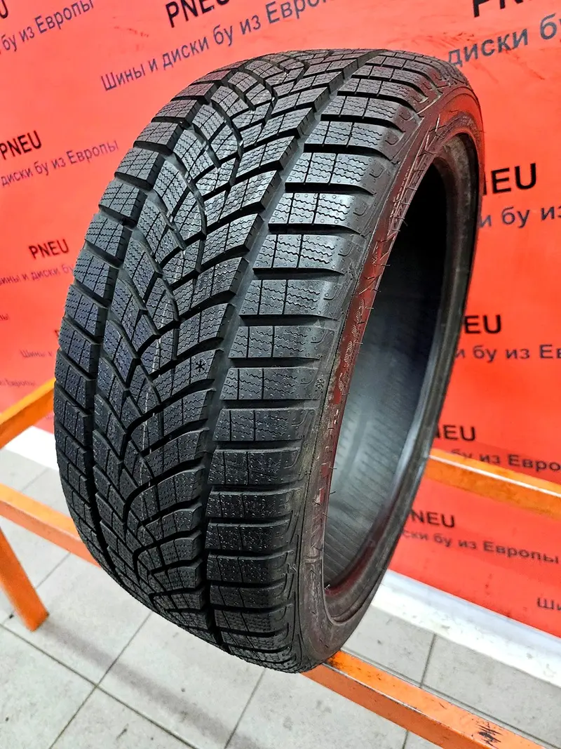 Б/у шина 225/40 R18 Goodyear Ultra Grip Perfomance GEN-1 RunFlat