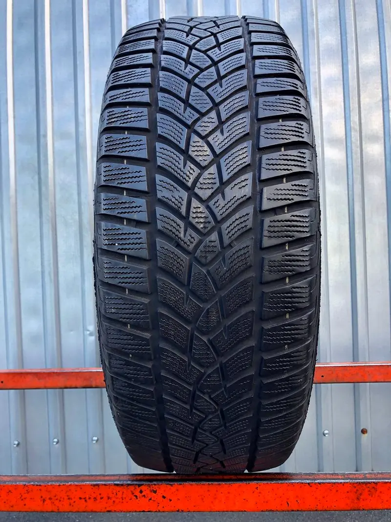 Б/у шина 225/40 R18 Goodyear Ultra Grip Performance +