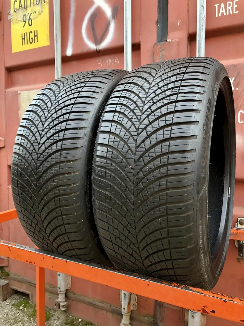 Пара б/у шин 225/40 R18 Goodyear Vector 4Seasons Gen-3, фото 1
