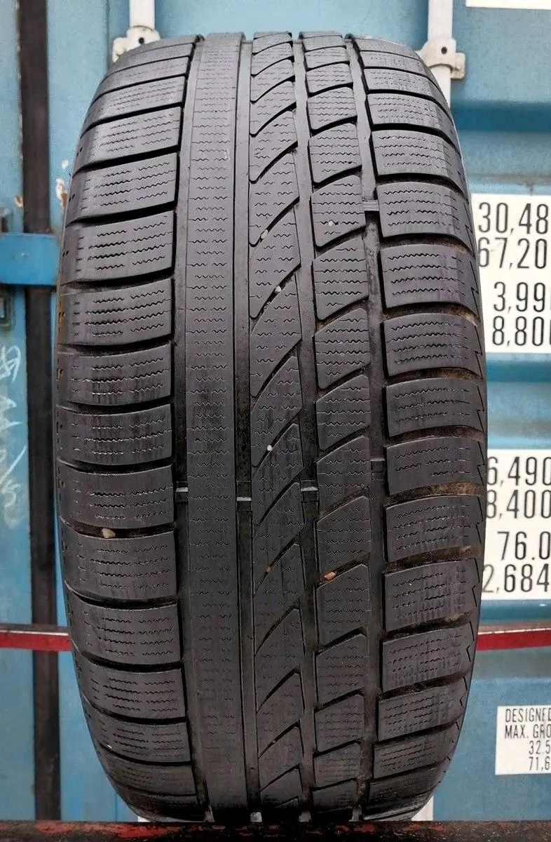 Б/у шина 225/40 R18 Hankook Ice Bear W300