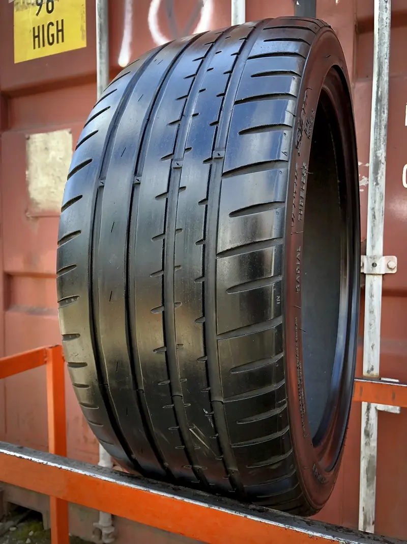 Б/у шина 225/40 R18 Hankook Ventus S1evo K107