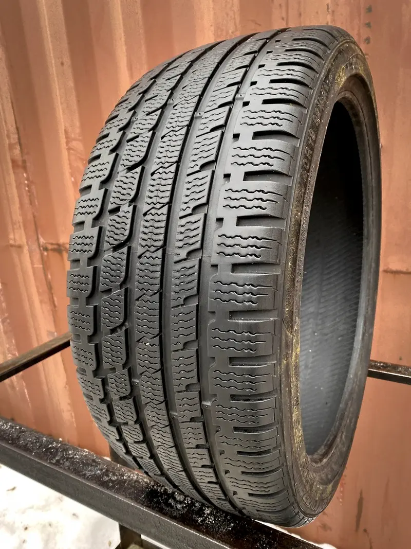 Б/у шина 225/40 R18 Kumho I ZEN KW27