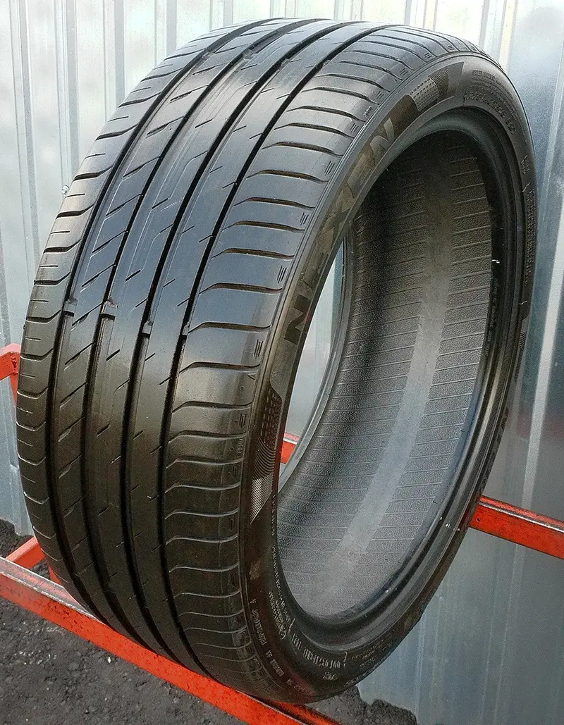 Б/у шина 225/40 R18 Nexen Nfera Sport, фото 1