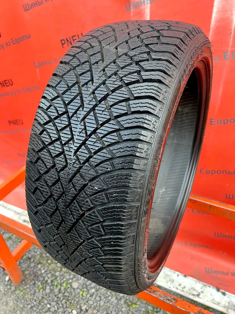 Б/у шина 225/40 R18 Nokian Hakkapeliitta R5