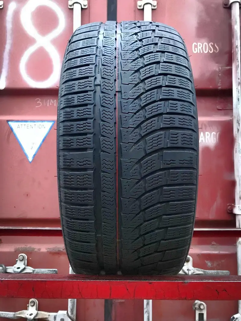 Б/у шина 225/40 R18 Nokian WR A4