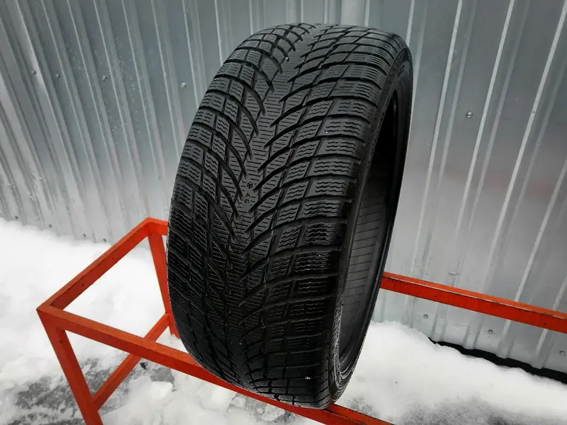 Б/у шина 225/40 R18 Nokian WR Snowproof P