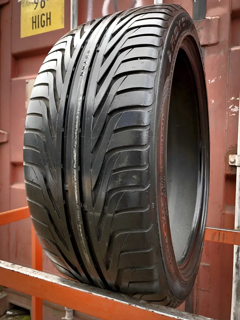 Б/у шина 225/40 R18 Nokian Z, фото 1