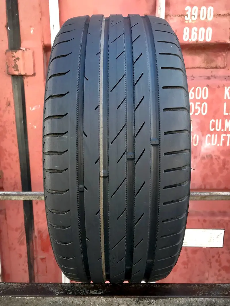 Б/у шина 225/40 R18 Nokian zLine