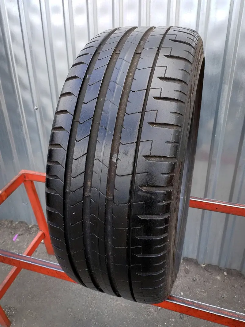 Б/у шина 225/40 R18 Pirelli P Zero PZ4