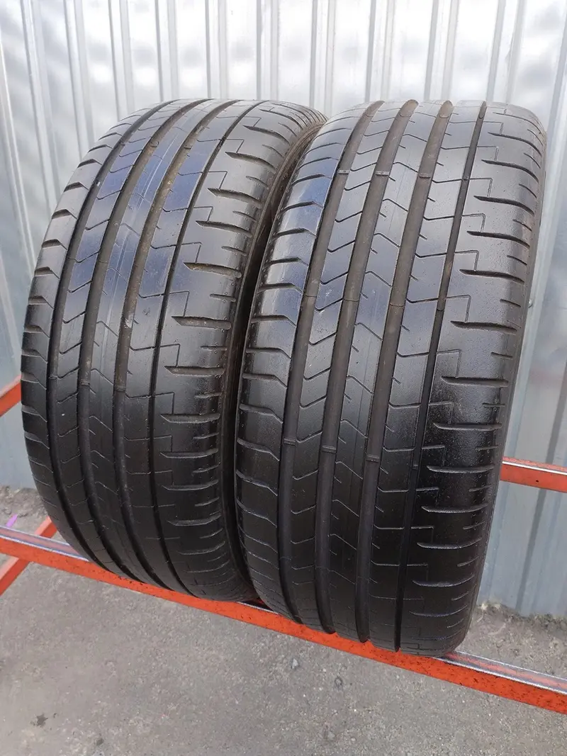 Пара б/у шин 225/40 R18 Pirelli P Zero PZ4