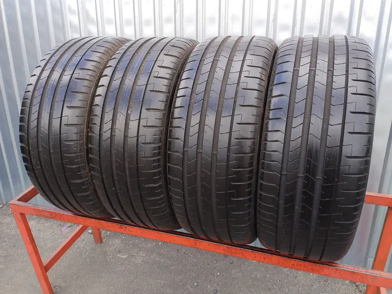Комплект б/у шин 225/40 R18 Pirelli P Zero PZ4