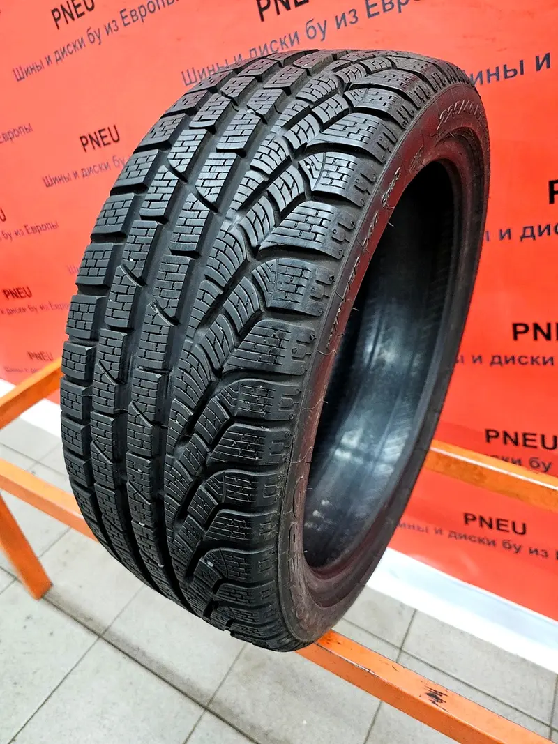 Б/у шина 225/40 R18 Pirelli Winter 240 Sottozero 2